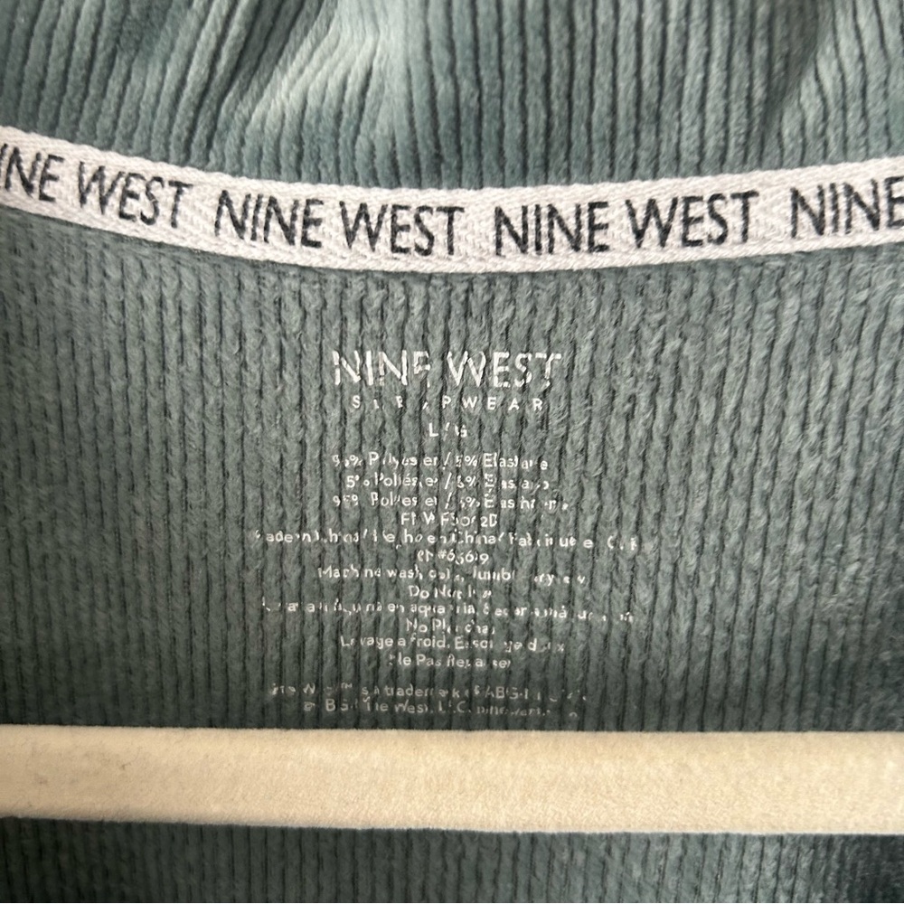 Nine West sage green velour PN set L - Picture 3 of 8